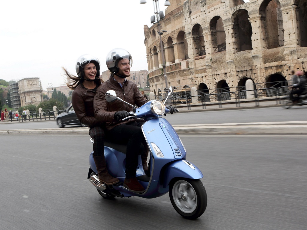 Фото скутера Vespa Primavera 150